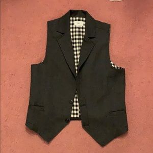 Hayden Yoo New York vest
